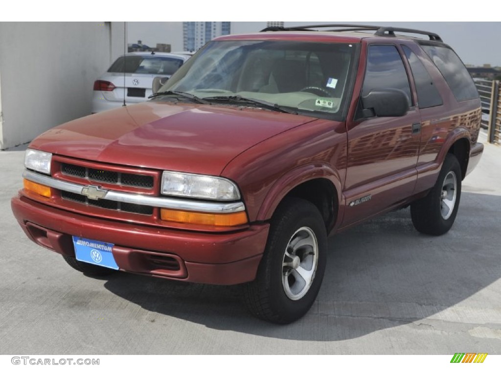 2001 Blazer LS - Majestic Red Metallic / Medium Gray photo #3