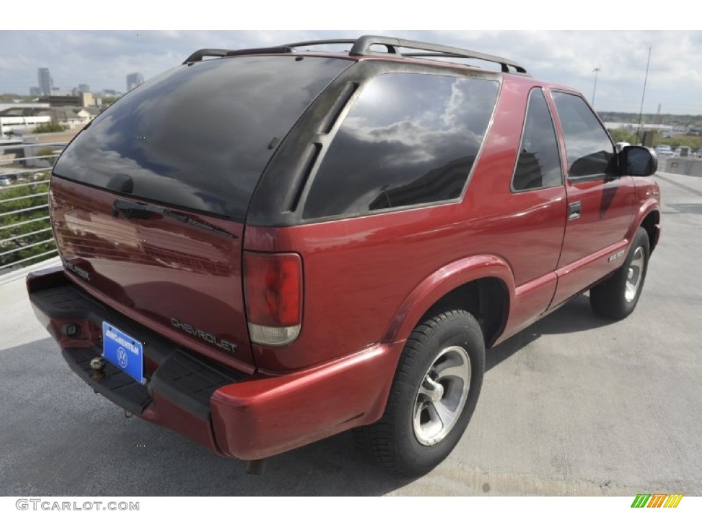 2001 Blazer LS - Majestic Red Metallic / Medium Gray photo #8