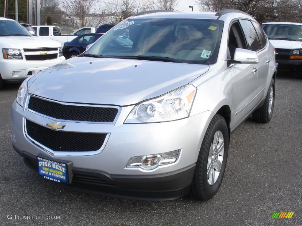2010 Traverse LT AWD - Silver Ice Metallic / Dark Gray/Light Gray photo #1