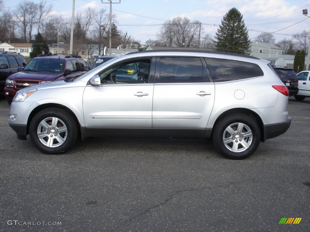 2010 Traverse LT AWD - Silver Ice Metallic / Dark Gray/Light Gray photo #9