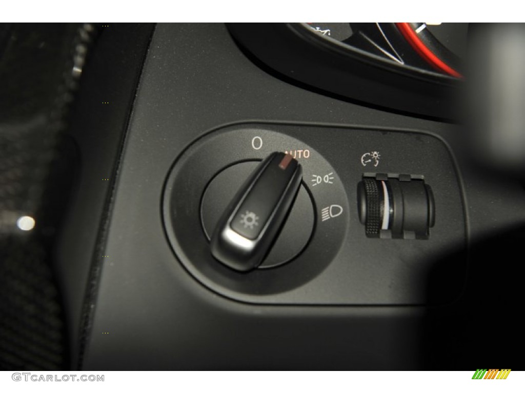 2011 Audi R8 5.2 FSI quattro Controls Photo #62327758