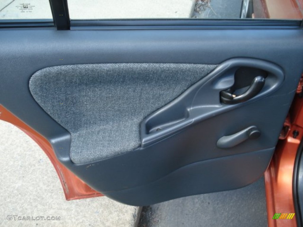 2005 Cavalier Sedan - Sunburst Orange Metallic / Graphite Gray photo #17