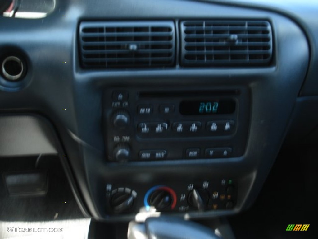 2005 Cavalier Sedan - Sunburst Orange Metallic / Graphite Gray photo #22