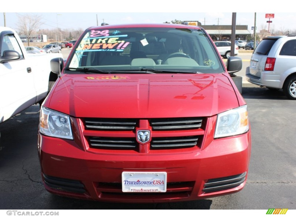 2008 Grand Caravan SE - Inferno Red Crystal Pearl / Dark Slate/Light Shale photo #4