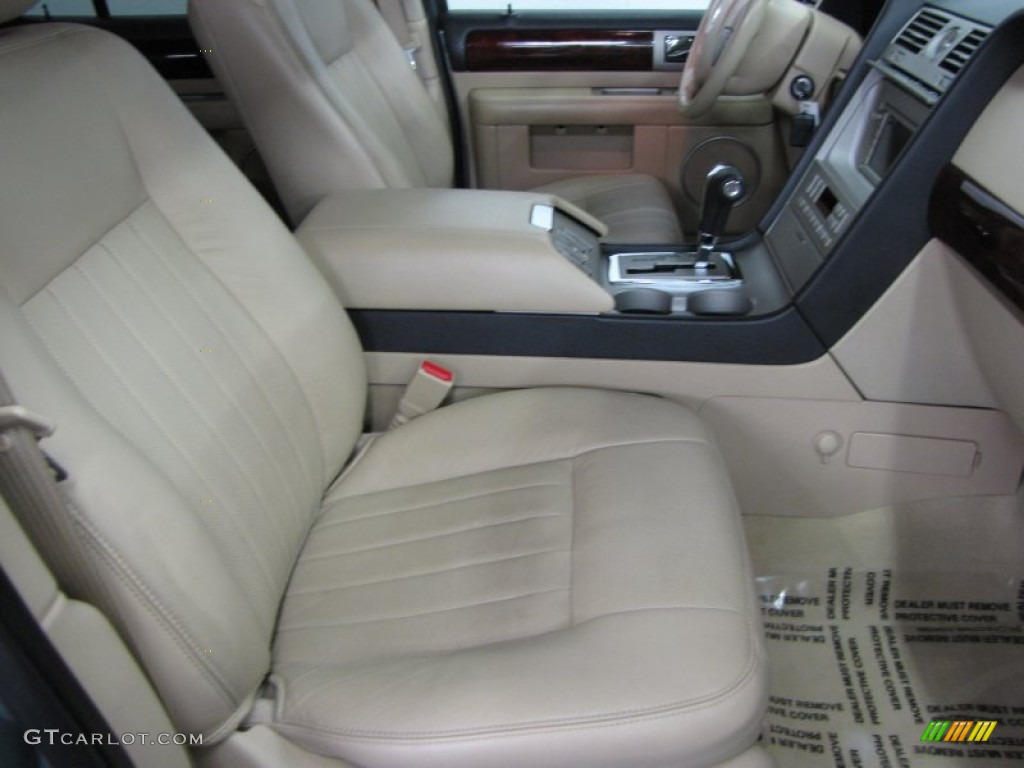 2006 Navigator Ultimate 4x4 - Light Tundra Metallic / Camel photo #25