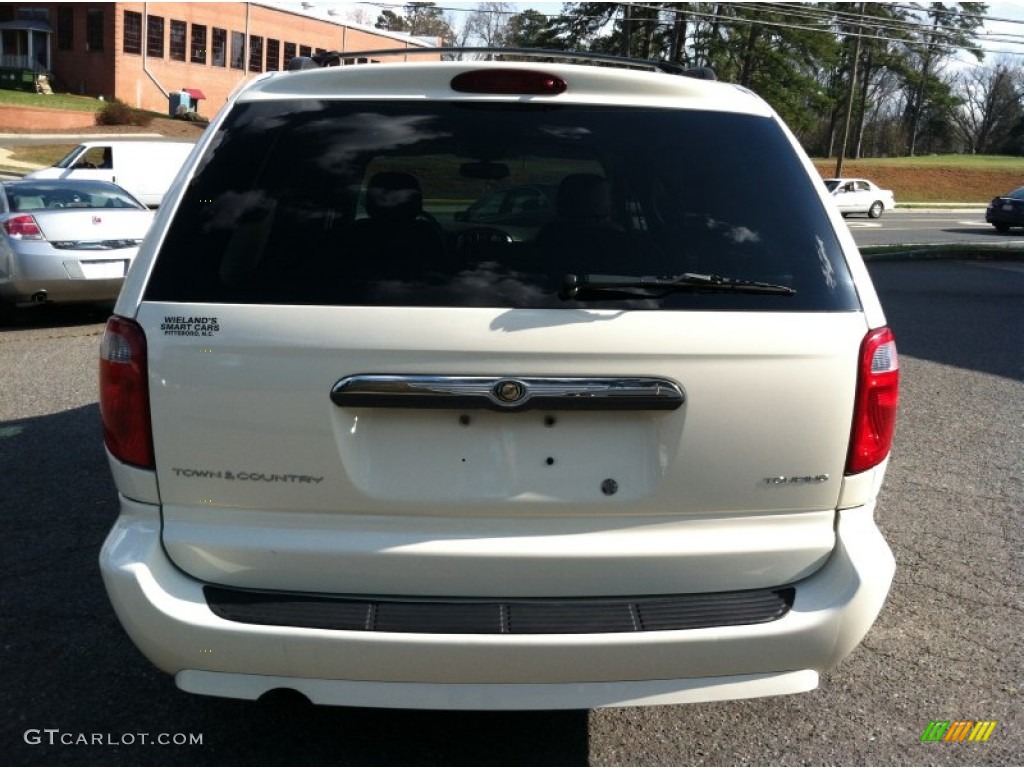 2007 Town & Country Touring - Cool Vanilla White / Medium Slate Gray photo #4