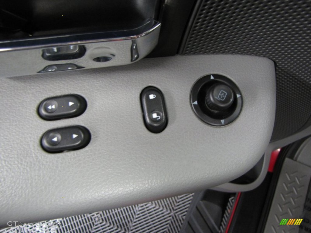 2005 F150 XLT Regular Cab - Bright Red / Medium Flint Grey photo #18