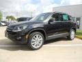 Deep Black Metallic - Tiguan SE Photo No. 3