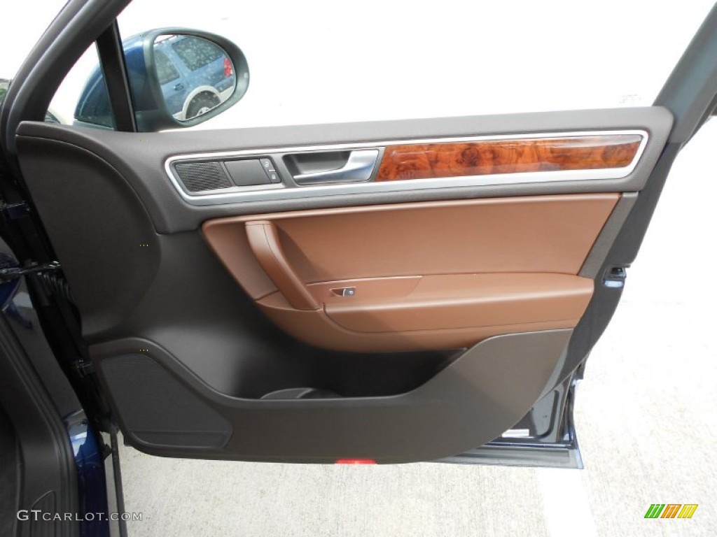 2012 Volkswagen Touareg TDI Lux 4XMotion Saddle Brown Door Panel Photo #62345023