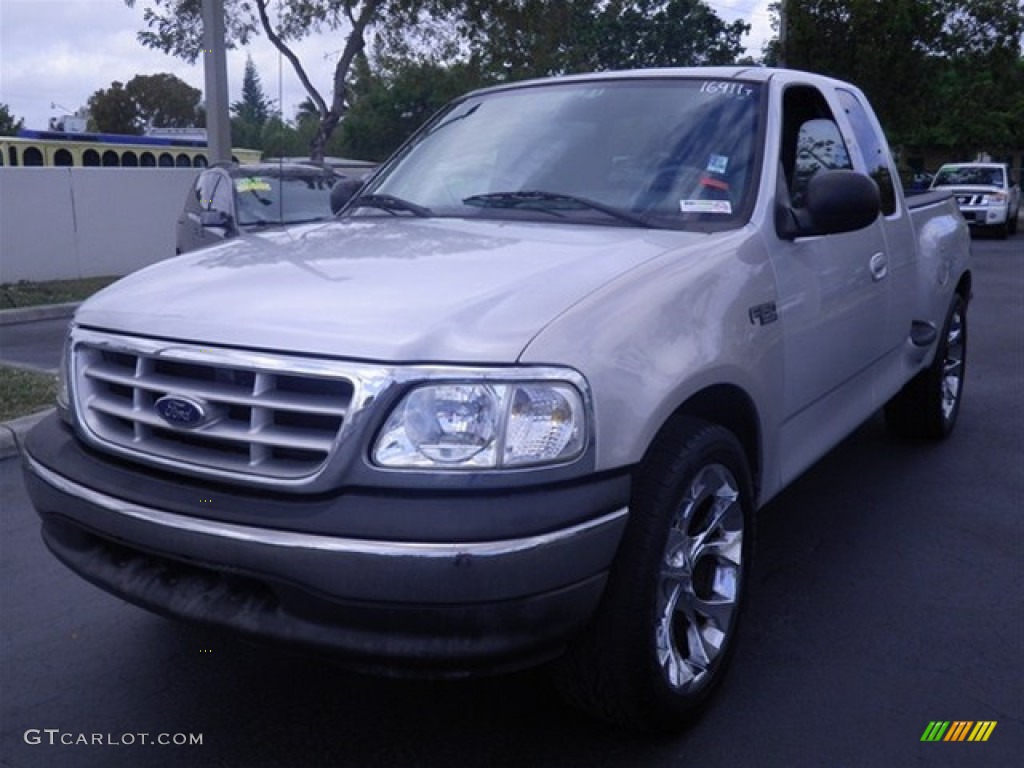 2003 F150 XLT SuperCab - Silver Metallic / Medium Graphite Grey photo #5