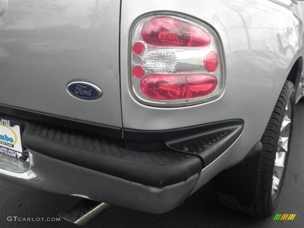 2003 F150 XLT SuperCab - Silver Metallic / Medium Graphite Grey photo #10