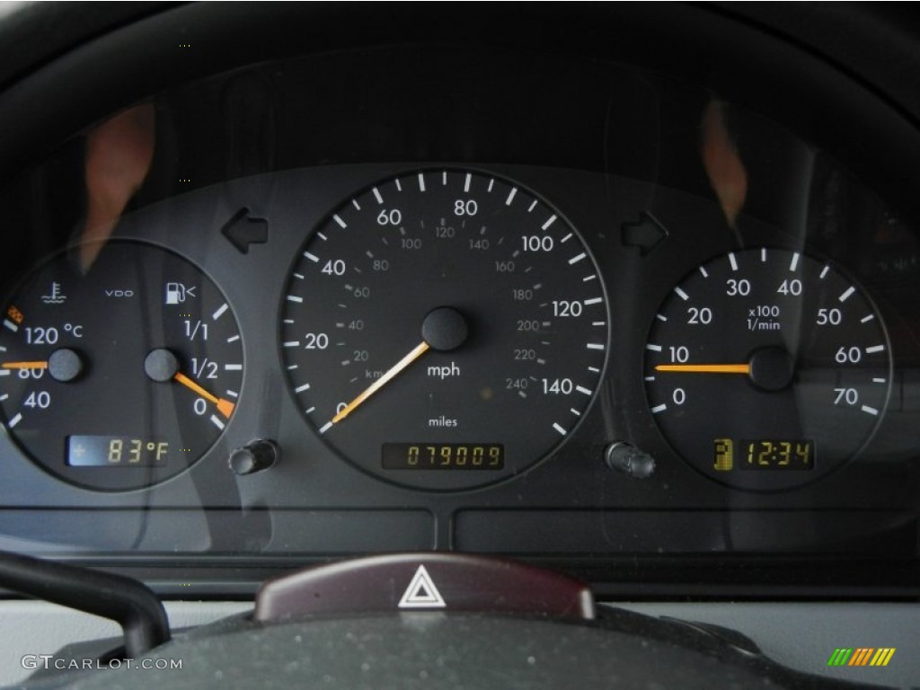 2004 Mercedes-Benz ML 500 4Matic Gauges Photos