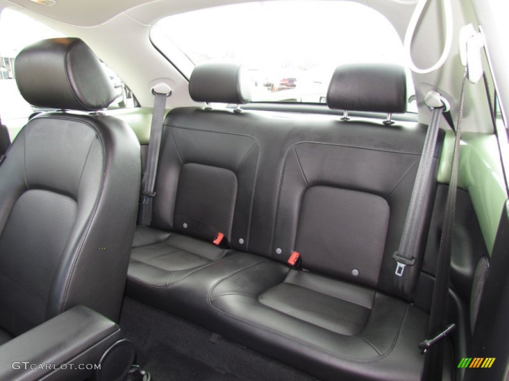 2009 Volkswagen New Beetle 2.5 Coupe Rear Seat Photo #62348345