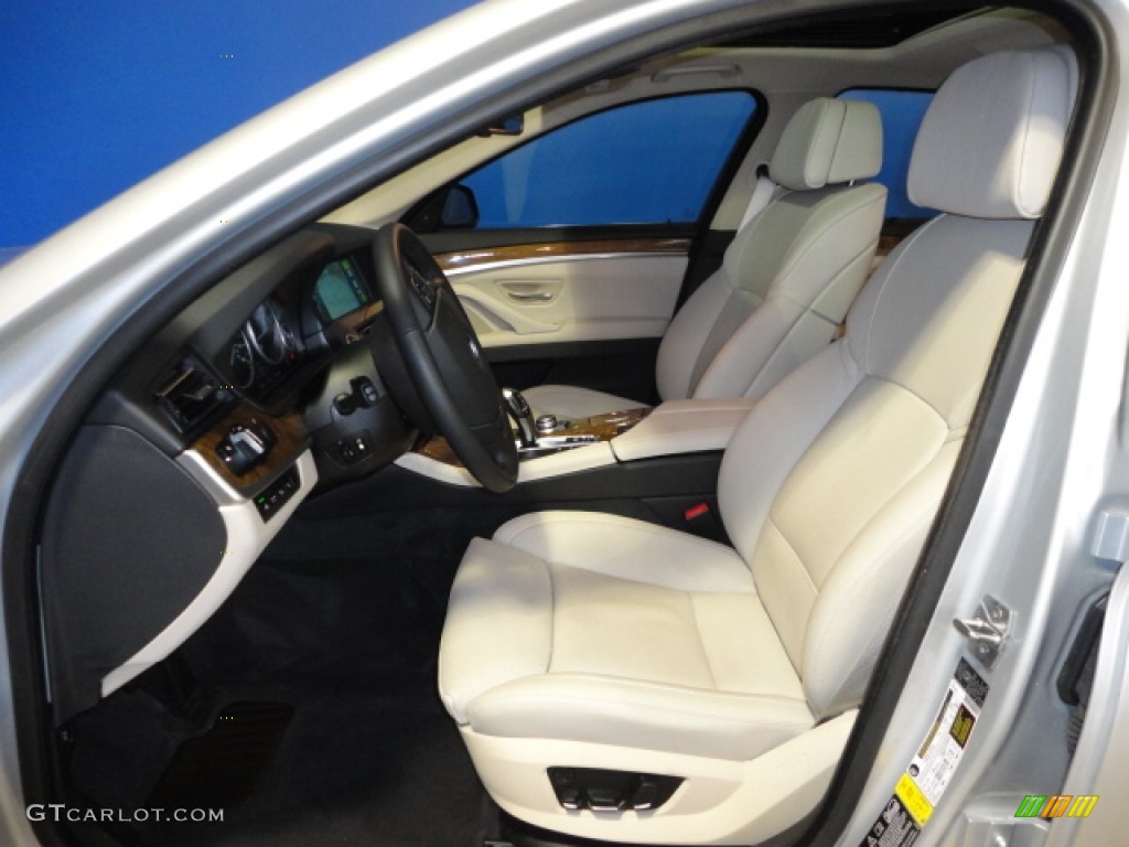 Oyster/Black Interior 2011 BMW 5 Series 550i xDrive Sedan Photo #62351537