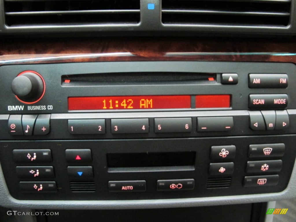 2004 BMW 3 Series 325xi Sedan Audio System Photos