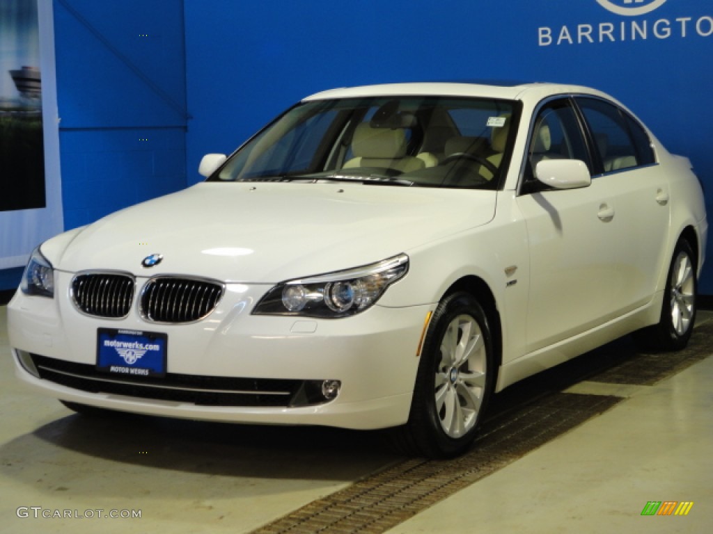 2010 5 Series 535i xDrive Sedan - Alpine White / Cream Beige photo #4