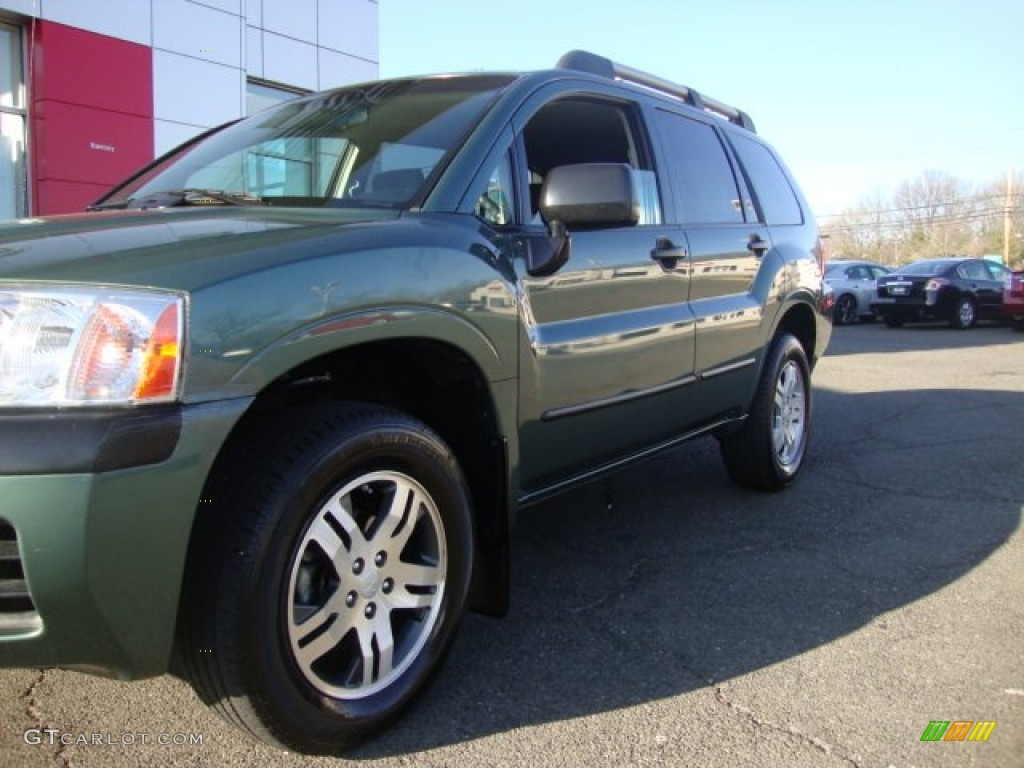 2004 Endeavor LS AWD - Machine Green Metallic / Charcoal Gray photo #2