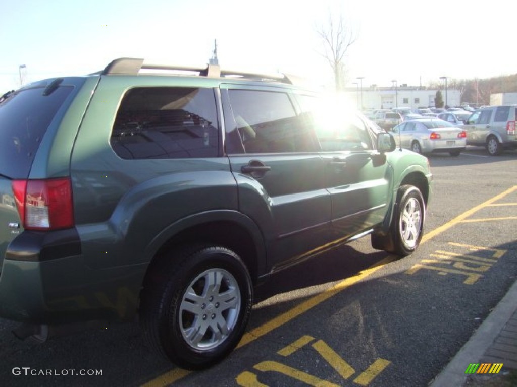 2004 Endeavor LS AWD - Machine Green Metallic / Charcoal Gray photo #7