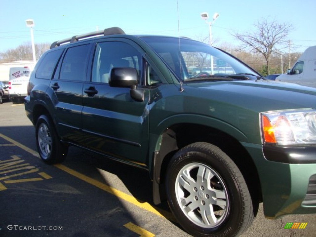 2004 Endeavor LS AWD - Machine Green Metallic / Charcoal Gray photo #9