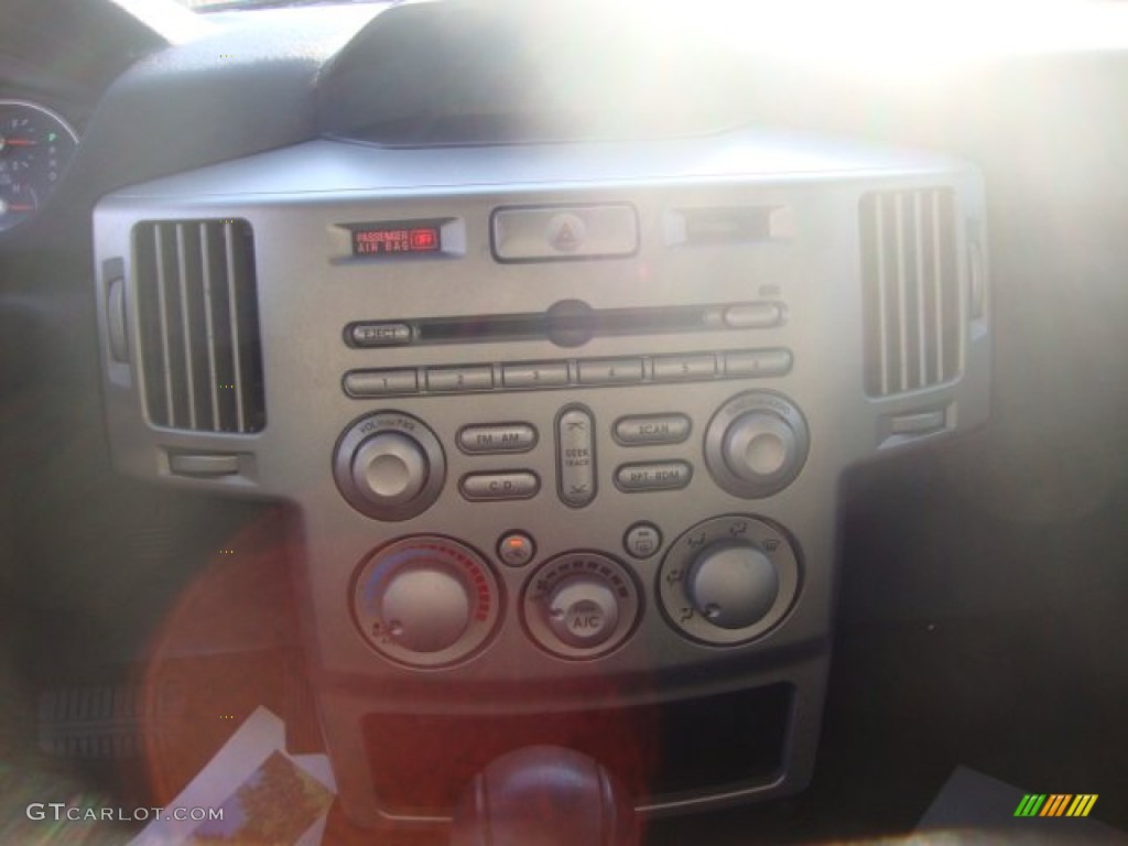 2004 Endeavor LS AWD - Machine Green Metallic / Charcoal Gray photo #17