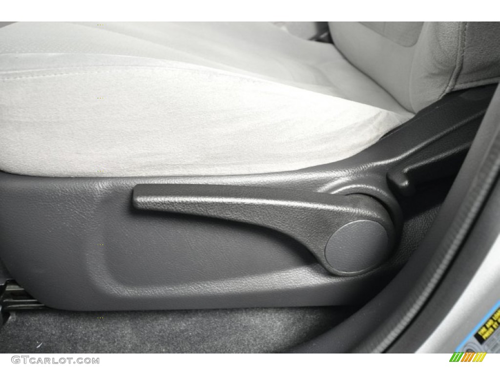 2008 Santa Fe SE 4WD - Bright Silver / Gray photo #9