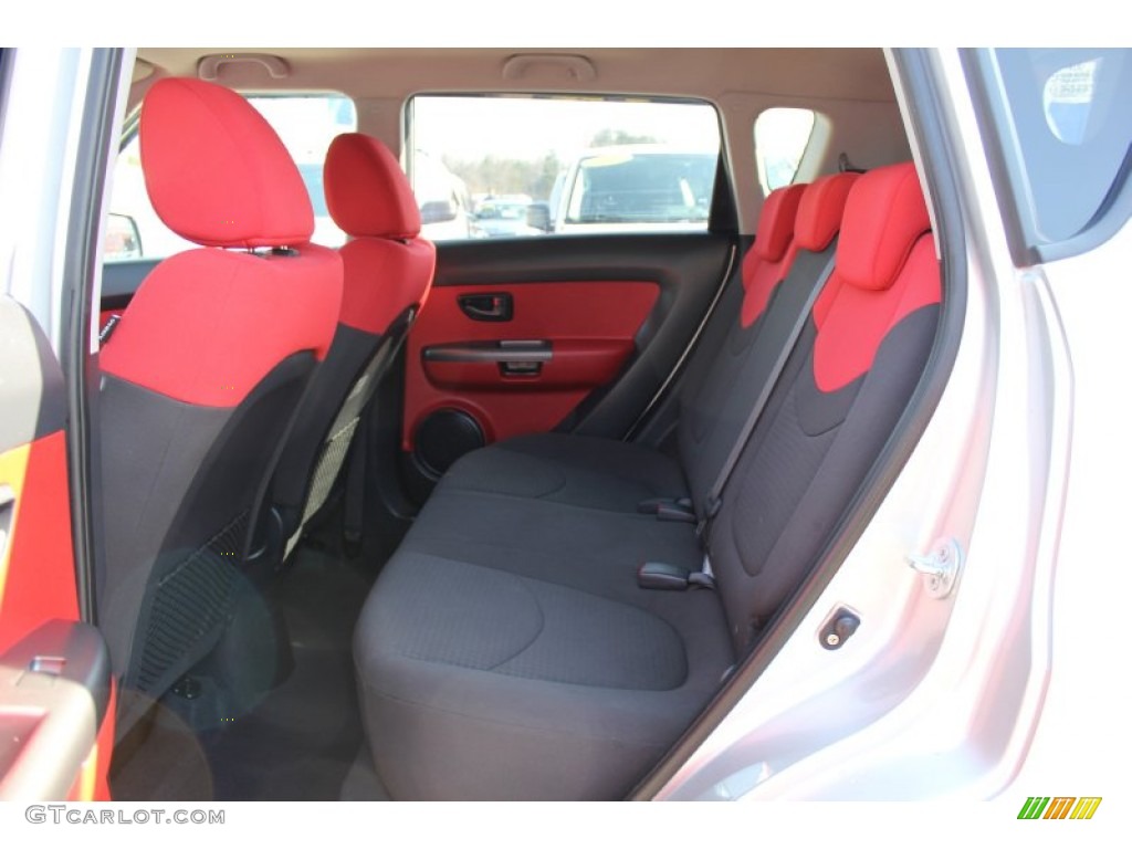 Red/Black Sport Cloth Interior 2010 Kia Soul Sport Photo #62361495