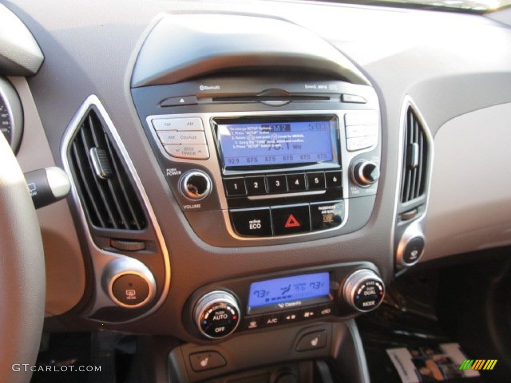 2012 Hyundai Tucson Limited AWD Controls Photo #62363733
