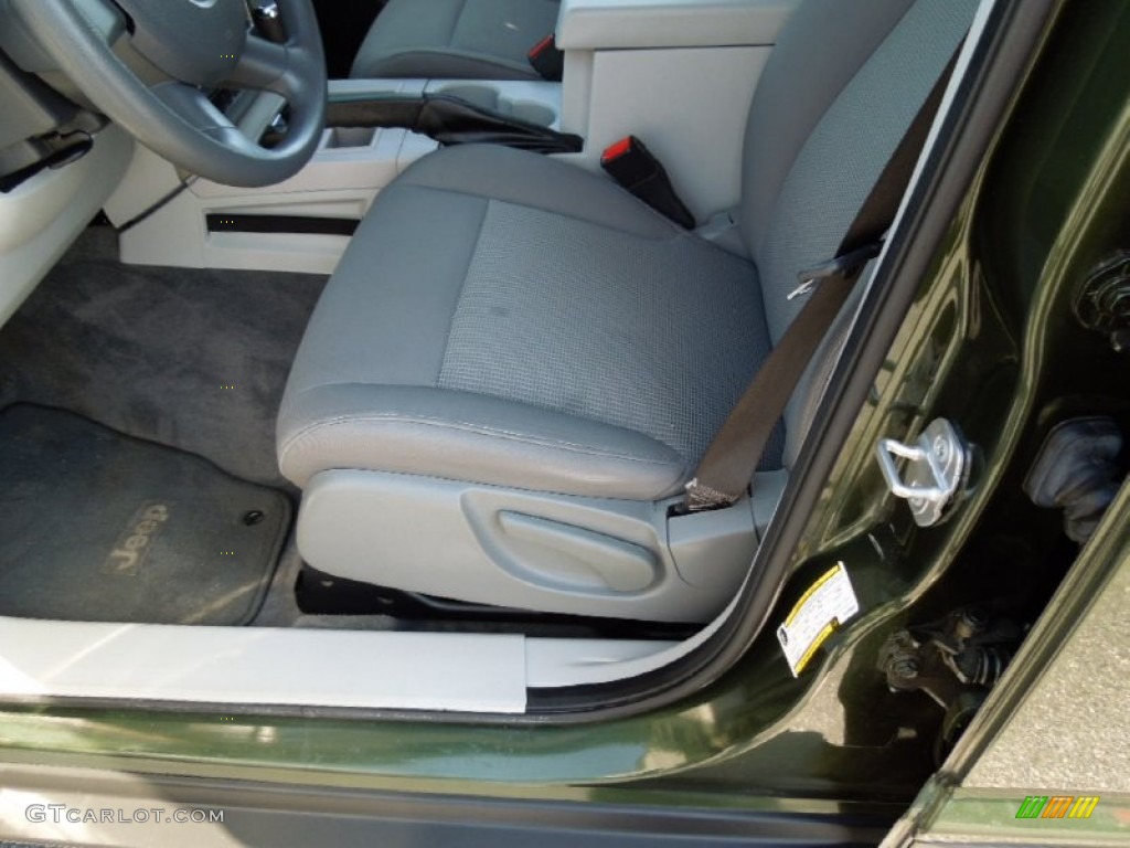 2008 Liberty Sport 4x4 - Jeep Green Metallic / Pastel Slate Gray photo #9