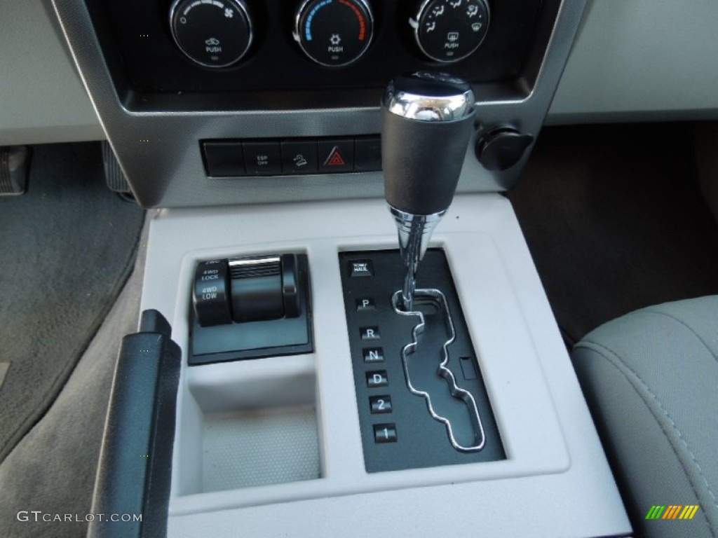 2008 Liberty Sport 4x4 - Jeep Green Metallic / Pastel Slate Gray photo #10