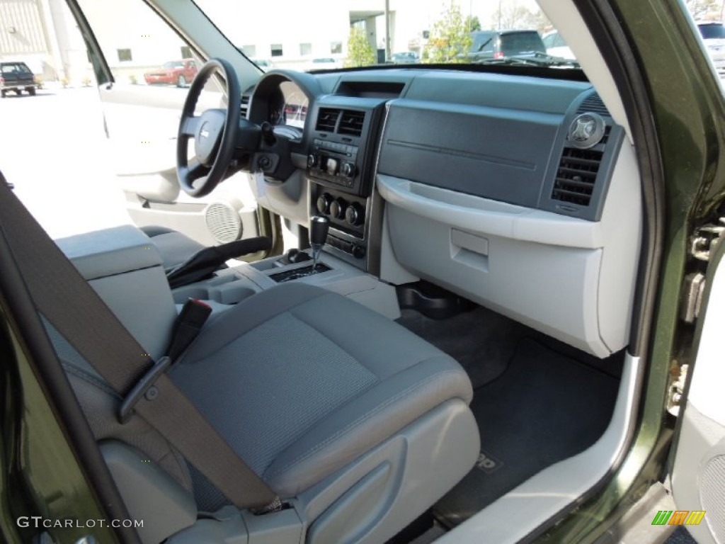 2008 Liberty Sport 4x4 - Jeep Green Metallic / Pastel Slate Gray photo #19