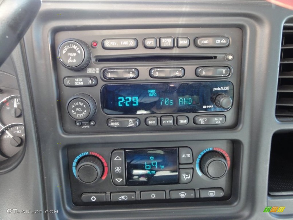 2004 Yukon SLT 4x4 - Silver Birch Metallic / Pewter/Dark Pewter photo #35