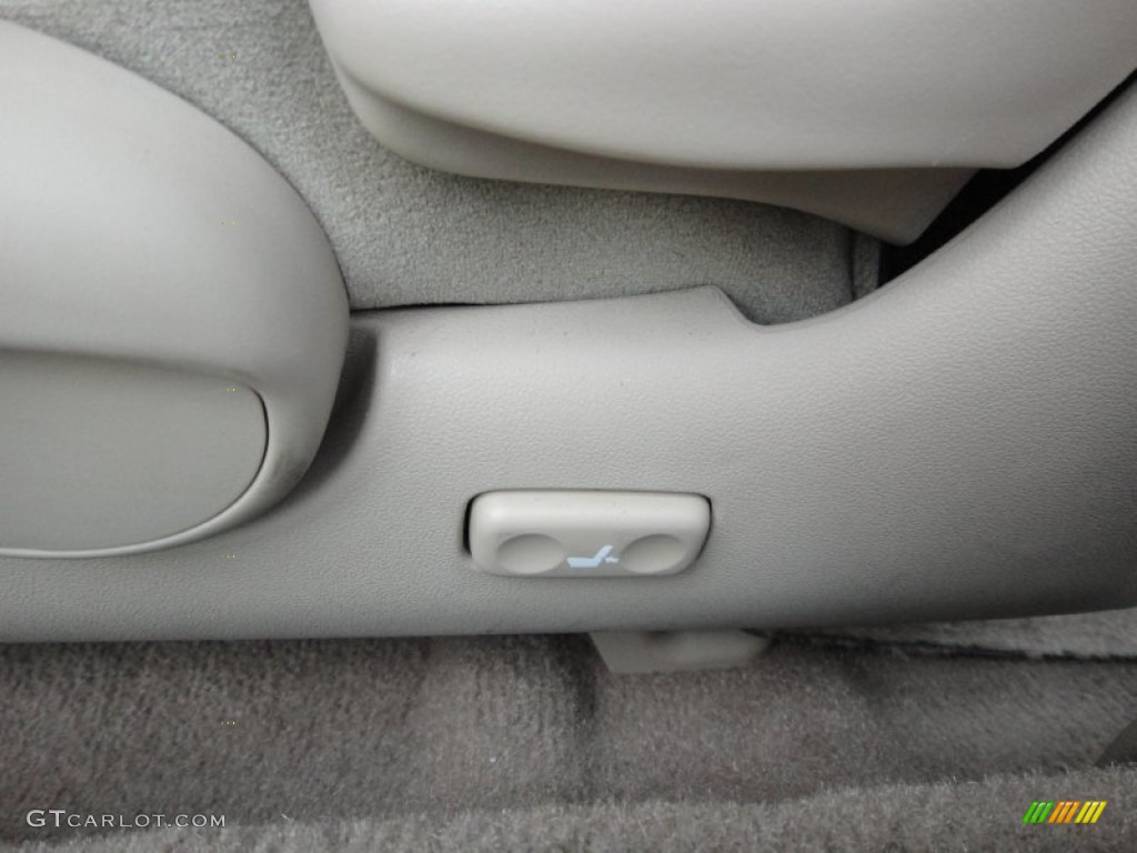 2006 Solara SE Coupe - Oceanus Blue Pearl / Ivory photo #16