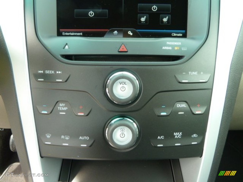2013 Ford Explorer XLT 4WD Controls Photo #62379658