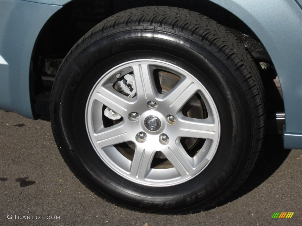2010 Chrysler Town & Country Touring Wheel Photo #62383740
