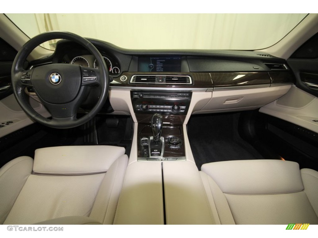 2010 BMW 7 Series 750Li Sedan Oyster/Black Nappa Leather Dashboard Photo #62385906