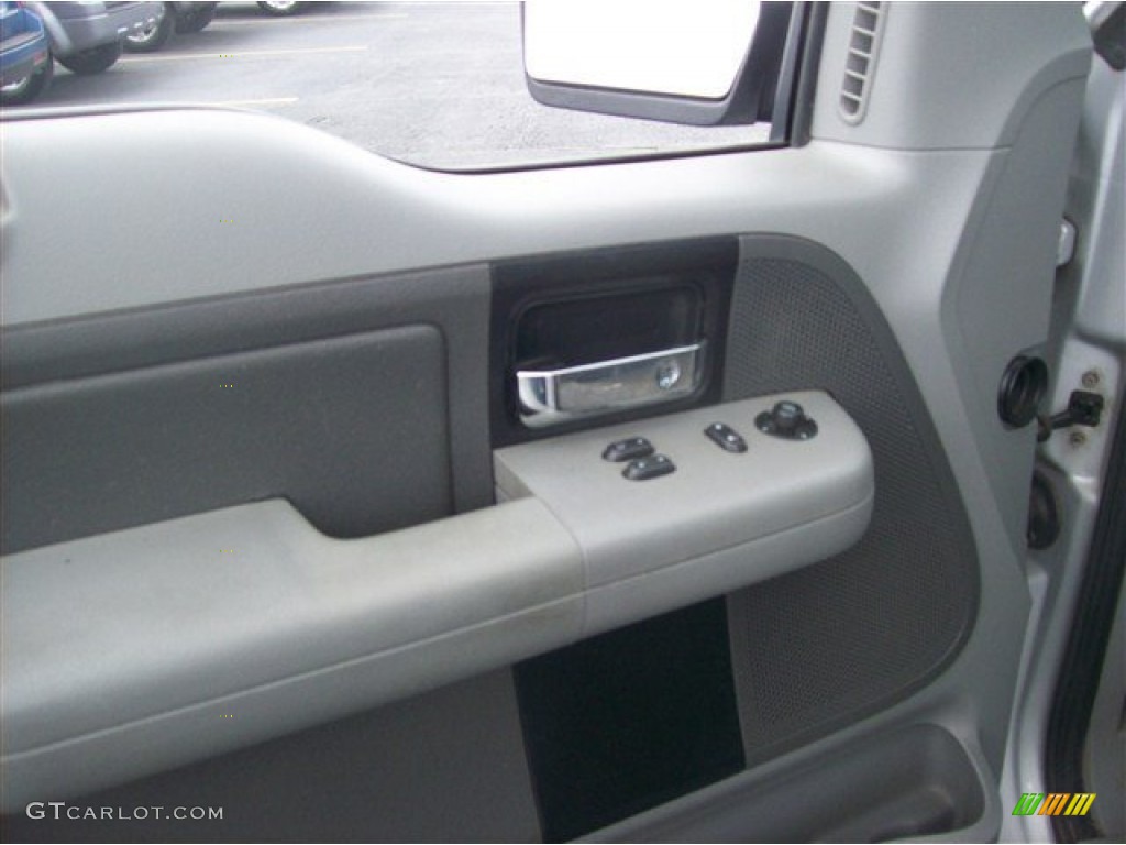 2006 F150 STX Regular Cab - Silver Metallic / Medium Flint photo #6