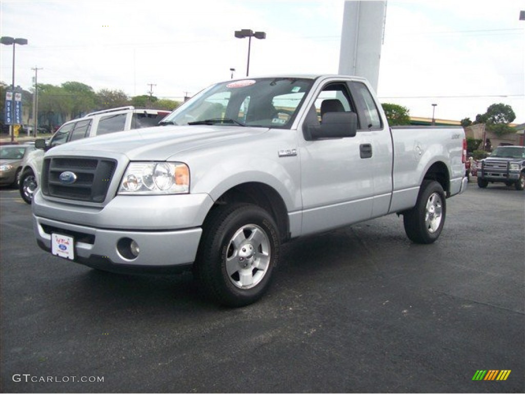 2006 F150 STX Regular Cab - Silver Metallic / Medium Flint photo #13
