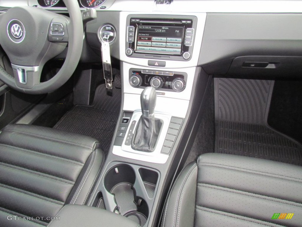 2012 Volkswagen CC R-Line Controls Photos
