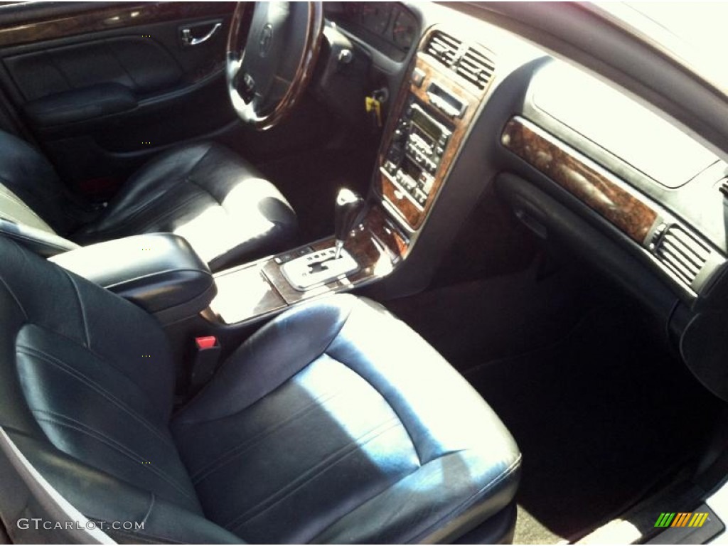 2001 XG300 L Sedan - Nordic White / Black photo #13