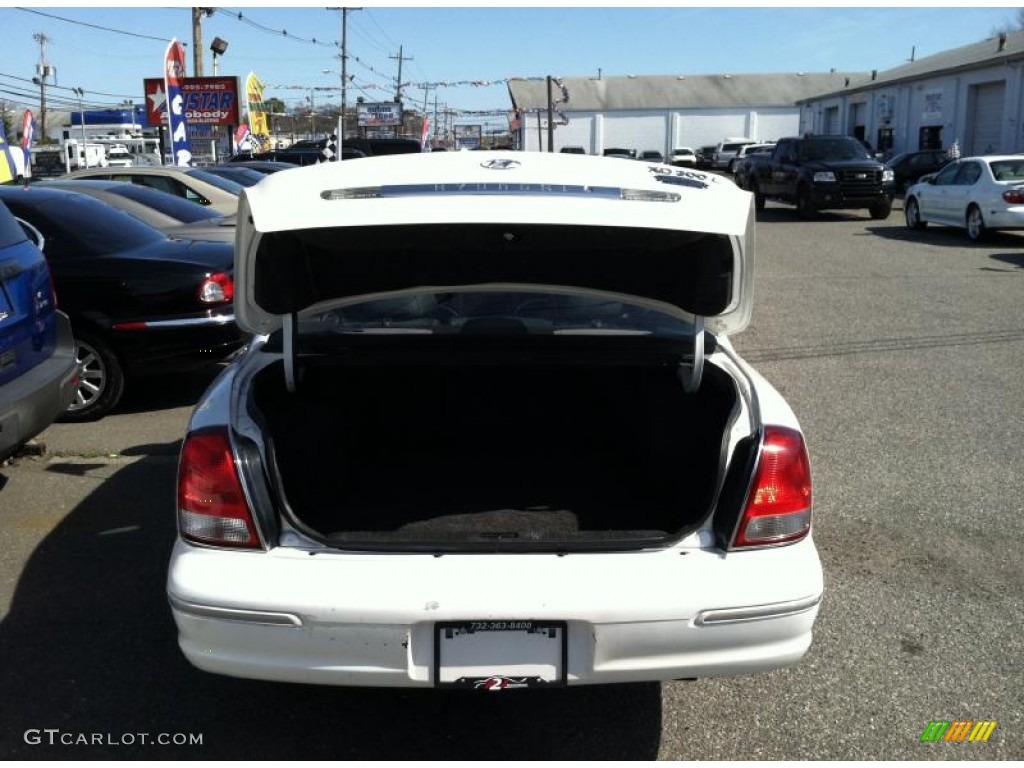 2001 XG300 L Sedan - Nordic White / Black photo #25