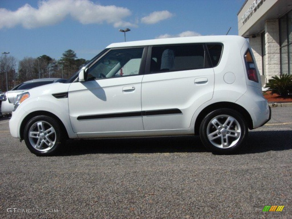 Clear White 2010 Kia Soul + Exterior Photo #62396317