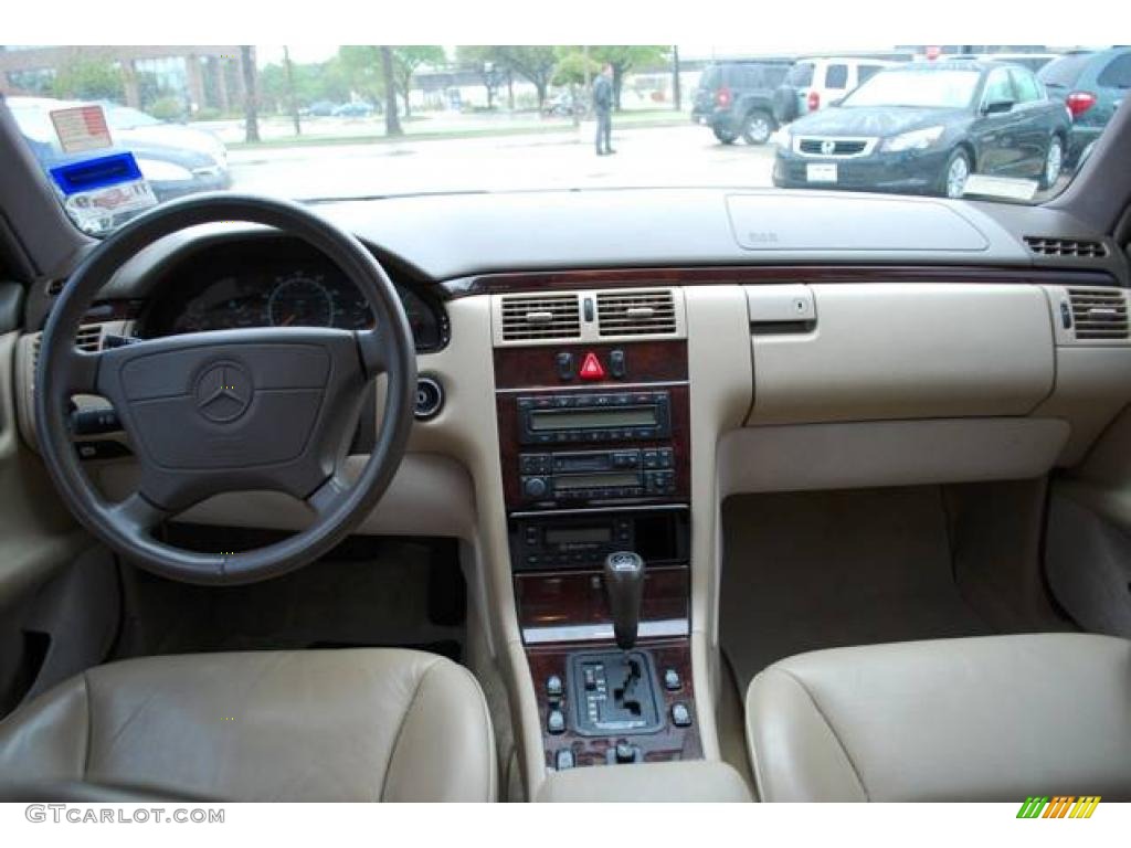 1997 E 320 Sedan - Ruby Red Metallic / Parchment photo #18