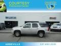 Pure Silver Metallic 2011 GMC Yukon SLE