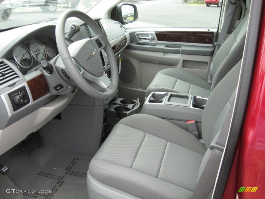 2010 Town & Country LX - Inferno Red Crystal Pearl / Medium Slate Gray/Light Shale photo #8