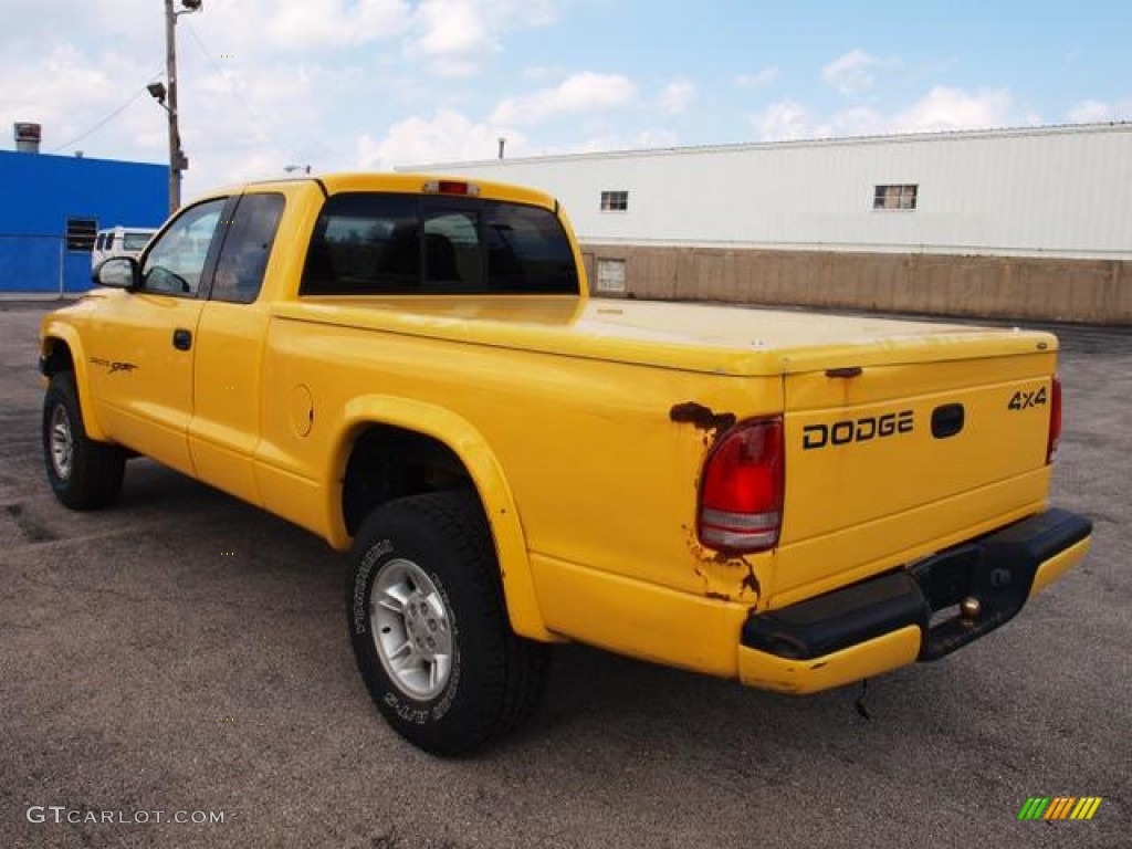 2000 Dakota Sport Extended Cab 4x4 - Solar Yellow / Agate photo #2