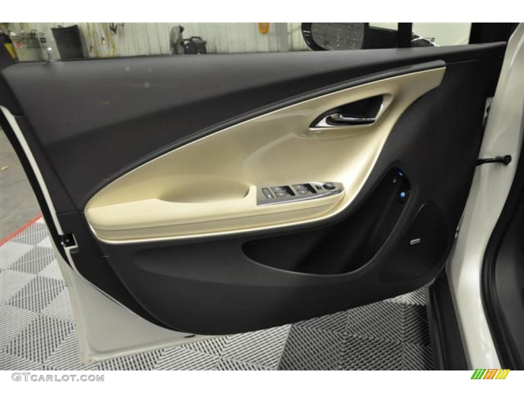 2012 Chevrolet Volt Hatchback Light Neutral/Dark Accents Door Panel Photo #62403813