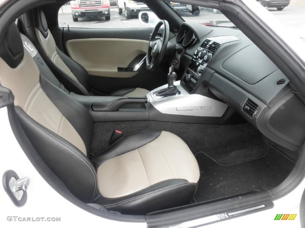 Tan Interior 2007 Saturn Sky Roadster Photo #62405103