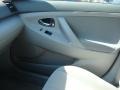 Super White - Camry LE Photo No. 17