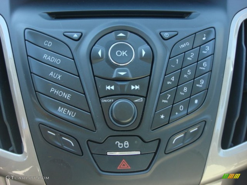 2012 Ford Focus SEL Sedan Controls Photo #62406567