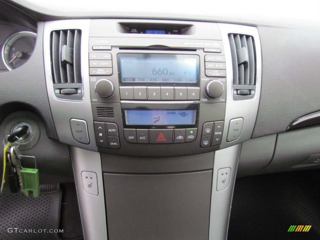 2009 Hyundai Sonata Limited V6 Controls Photo #62408655